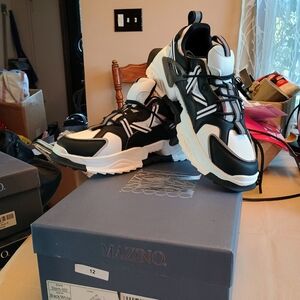 Mazino Men's Stylish Black and White Sneakers